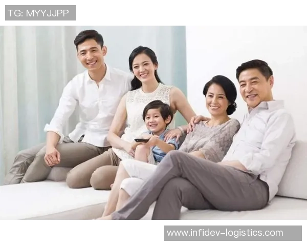 足球明星与爱侣甜蜜瞬间大公开揭示他们的浪漫生活与幸福时光